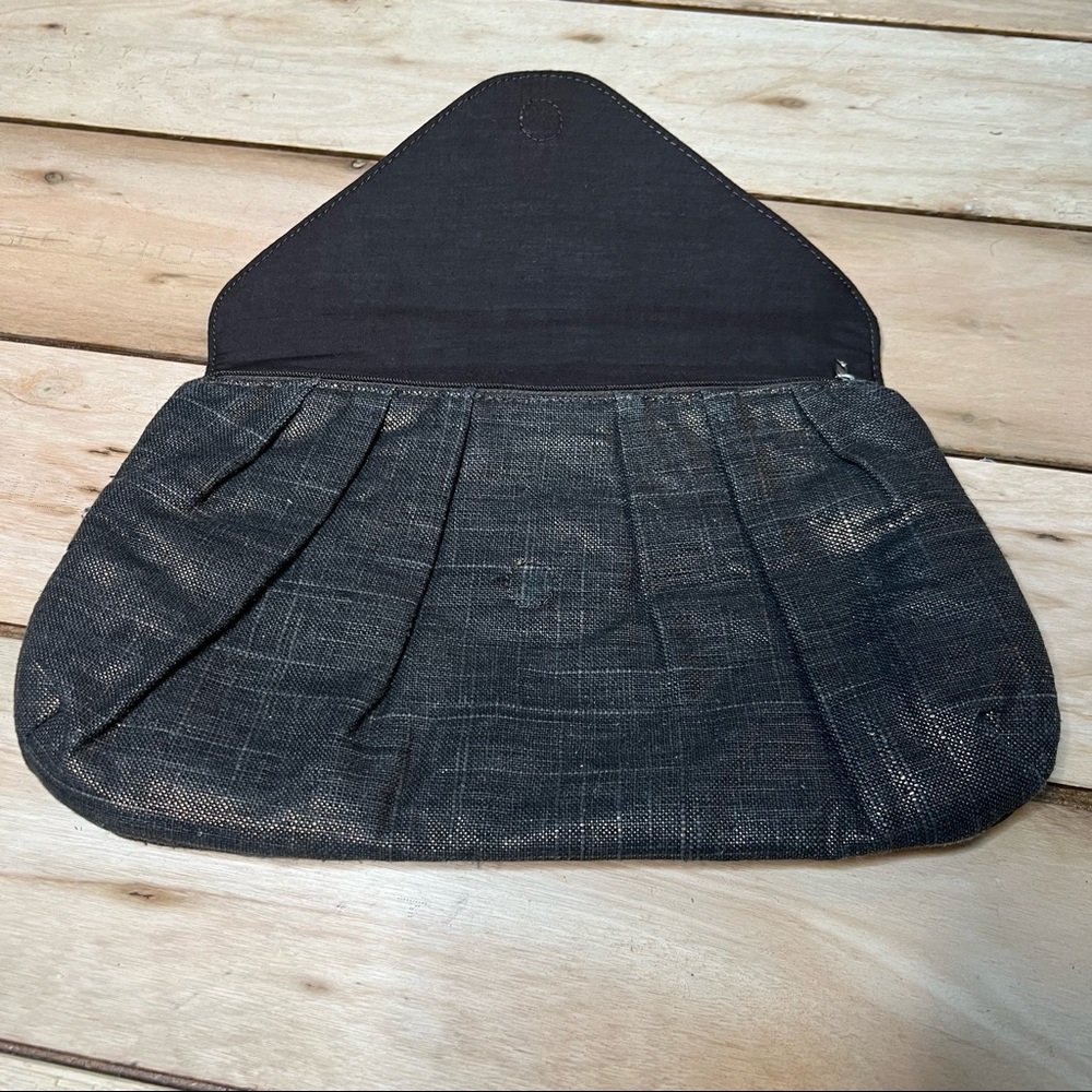GAP Envelope Clutch - Picture 4 of 12